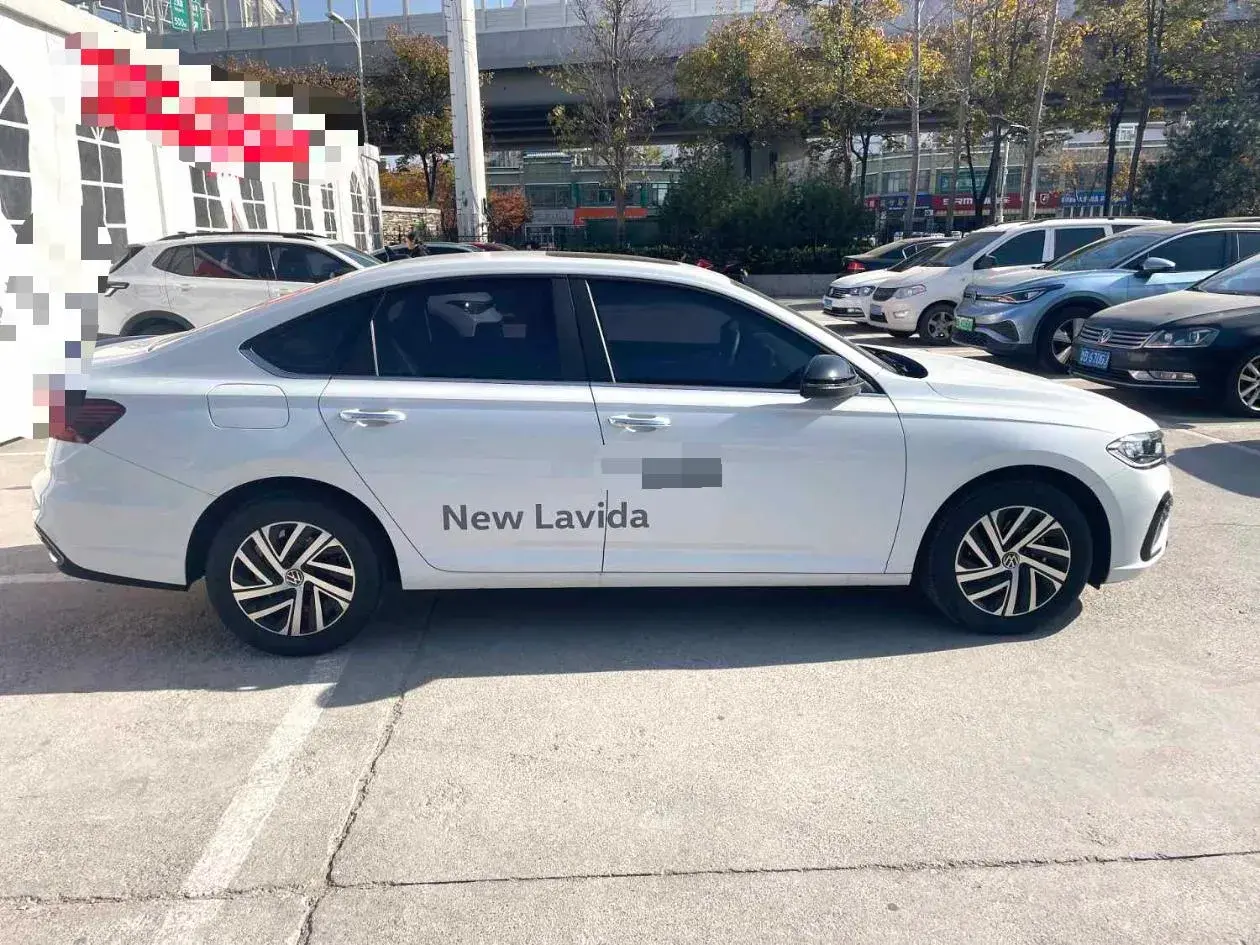 2024 VOLKSWAGEN LAVIDA thumbnail 3