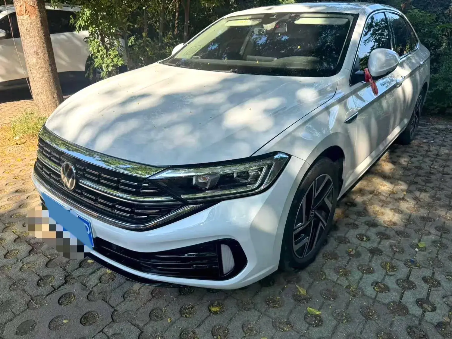 2023 VOLKSWAGEN SAGITAR view 1