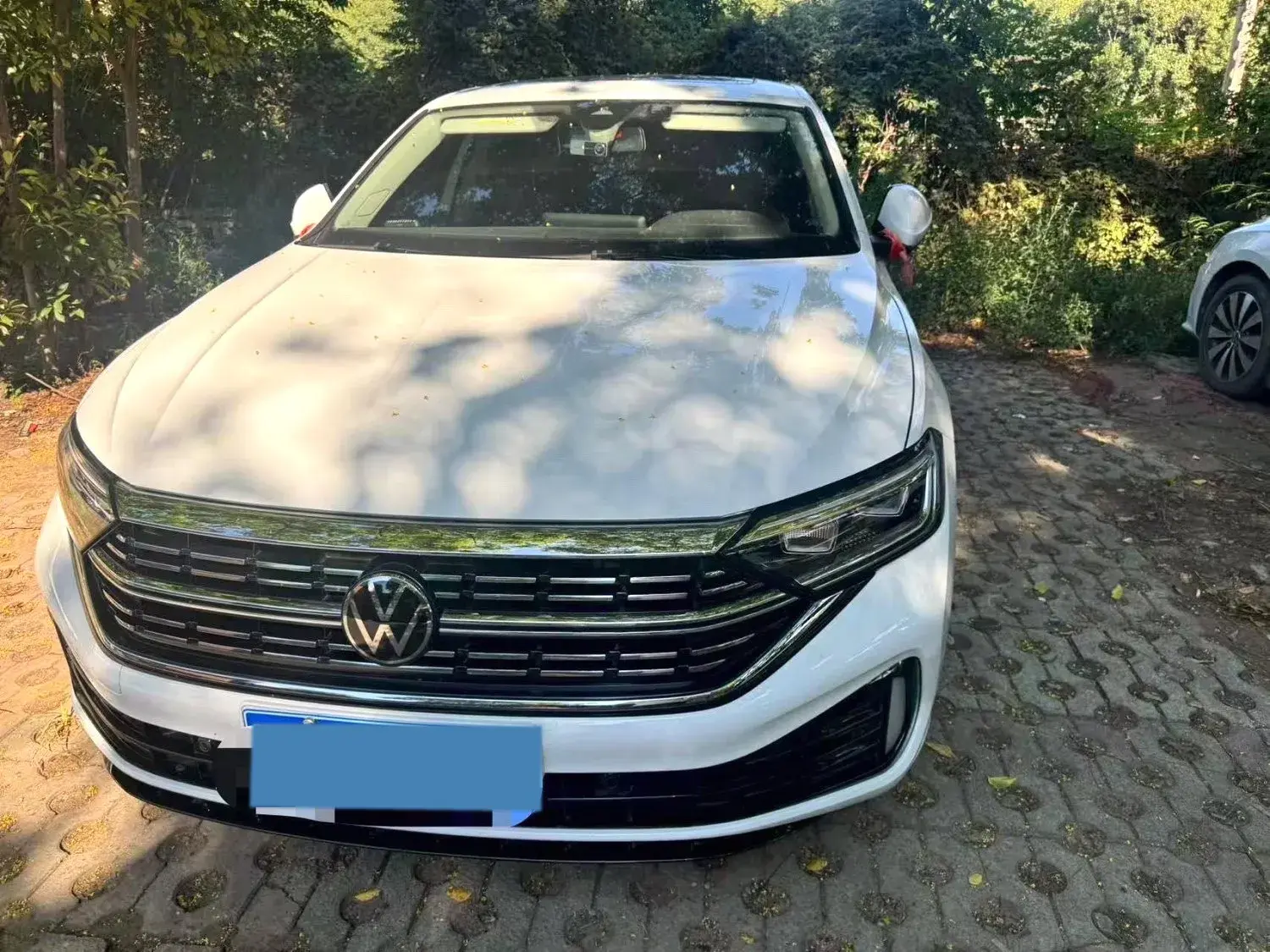 2023 VOLKSWAGEN SAGITAR thumbnail 2