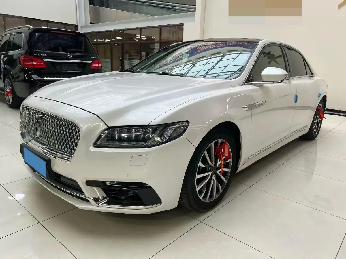 2017 Lincoln Continental 2.0T 261HP L4 6AT