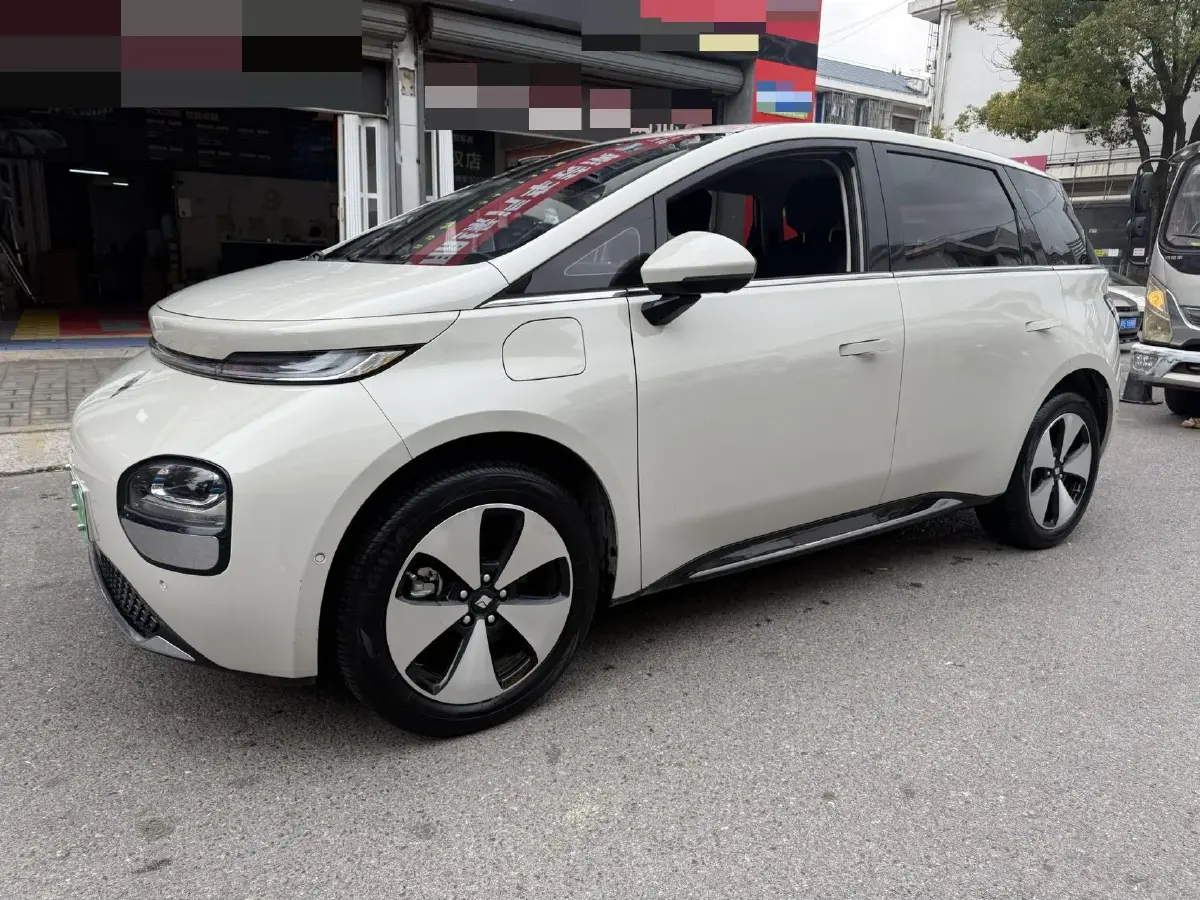 2023 BaoJun Cloud BEV 50.6KWH
