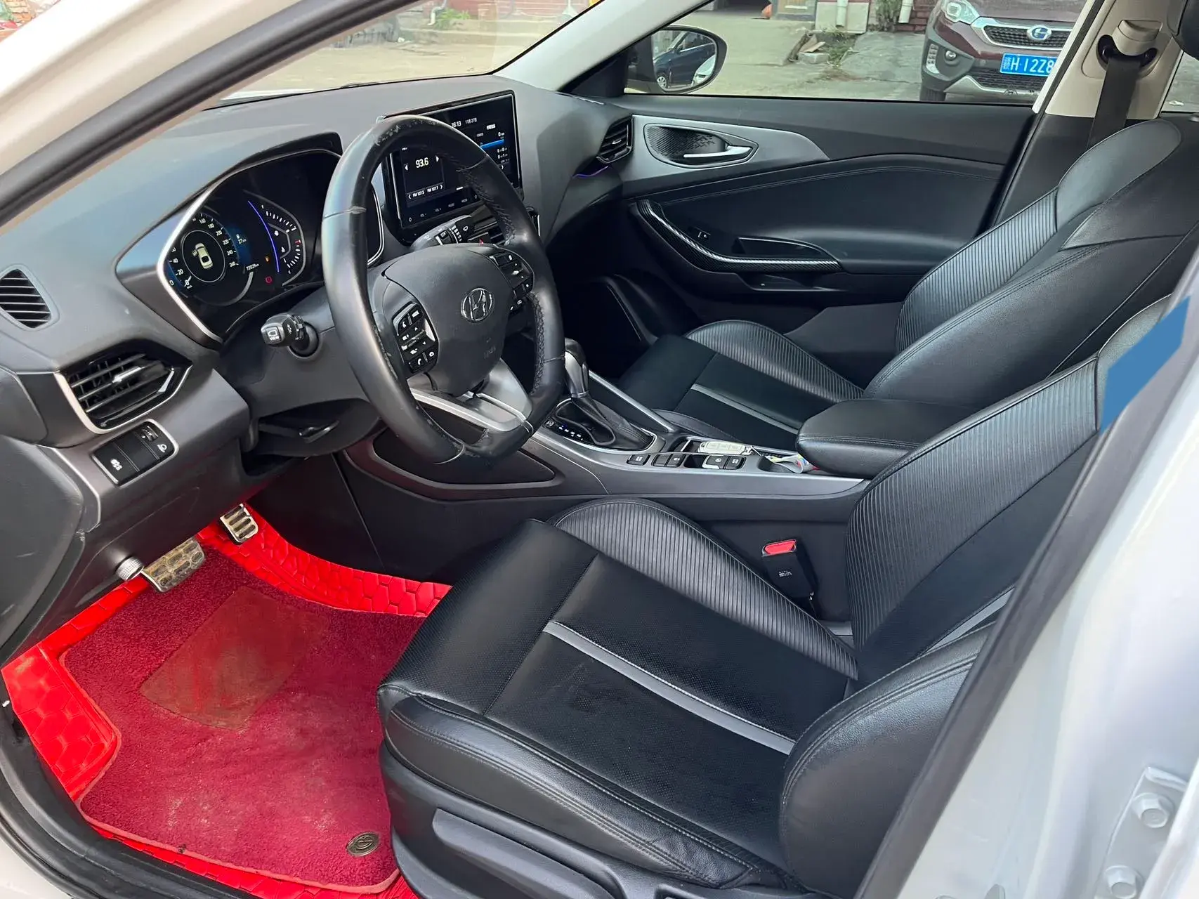 2019 HYUNDAI LA thumbnail 4