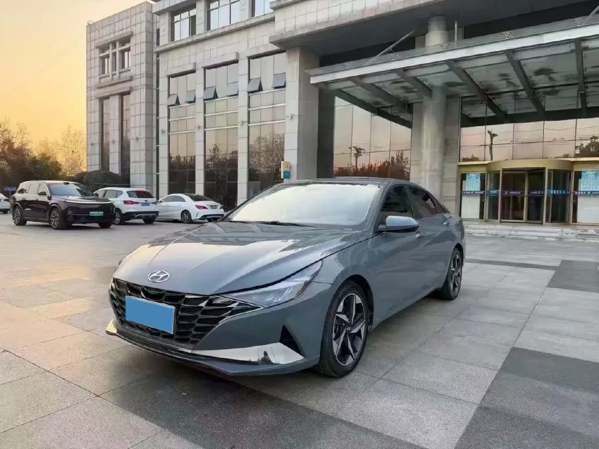 2022 Hyundai Elantra 1.5L 115HP L4 CVT