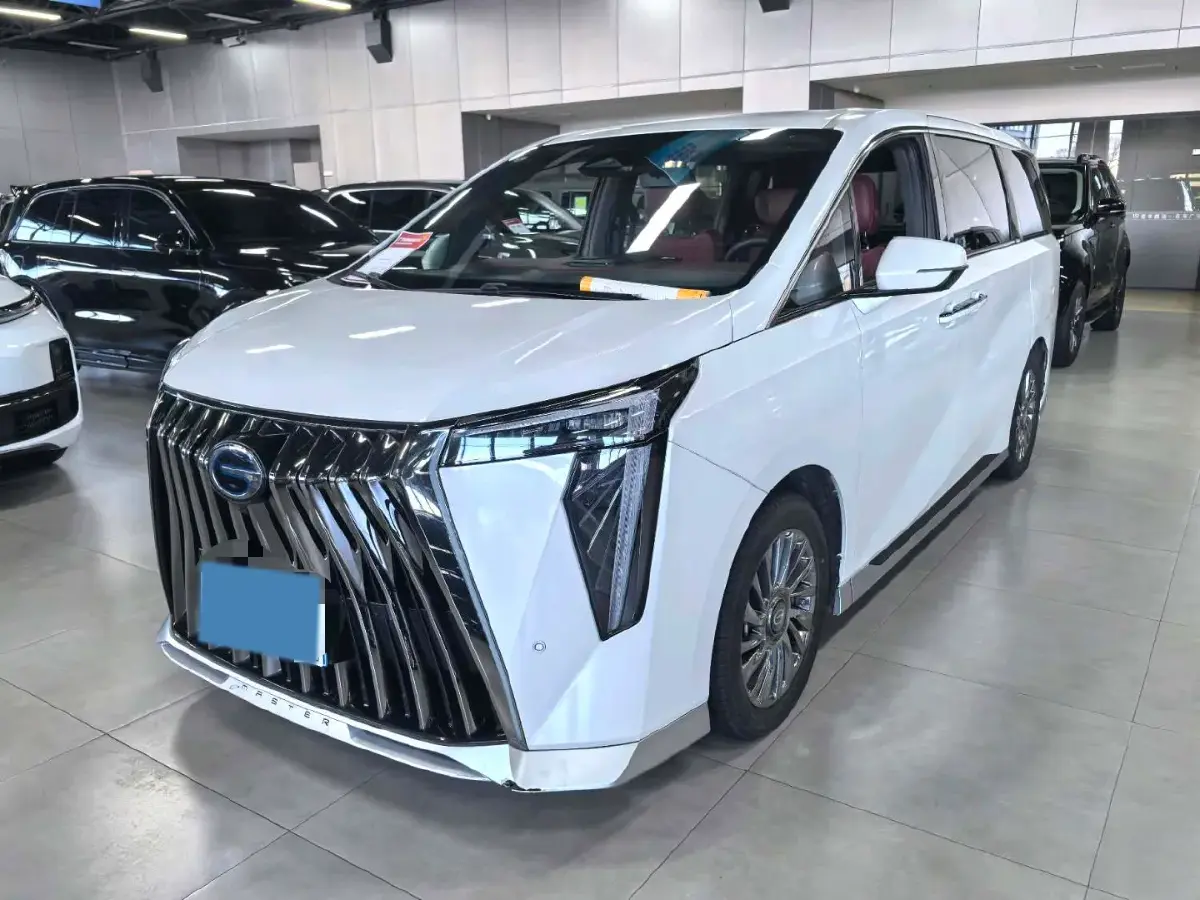 2023 GAC Trumpchi M8 2.0T 190HP L4 E-CVT Hybrid