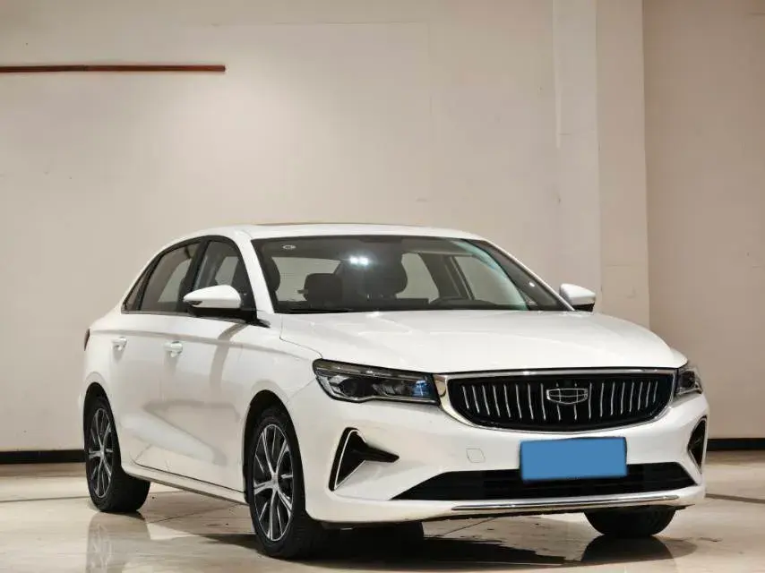 2023 GEELY EMGRAND thumbnail 3