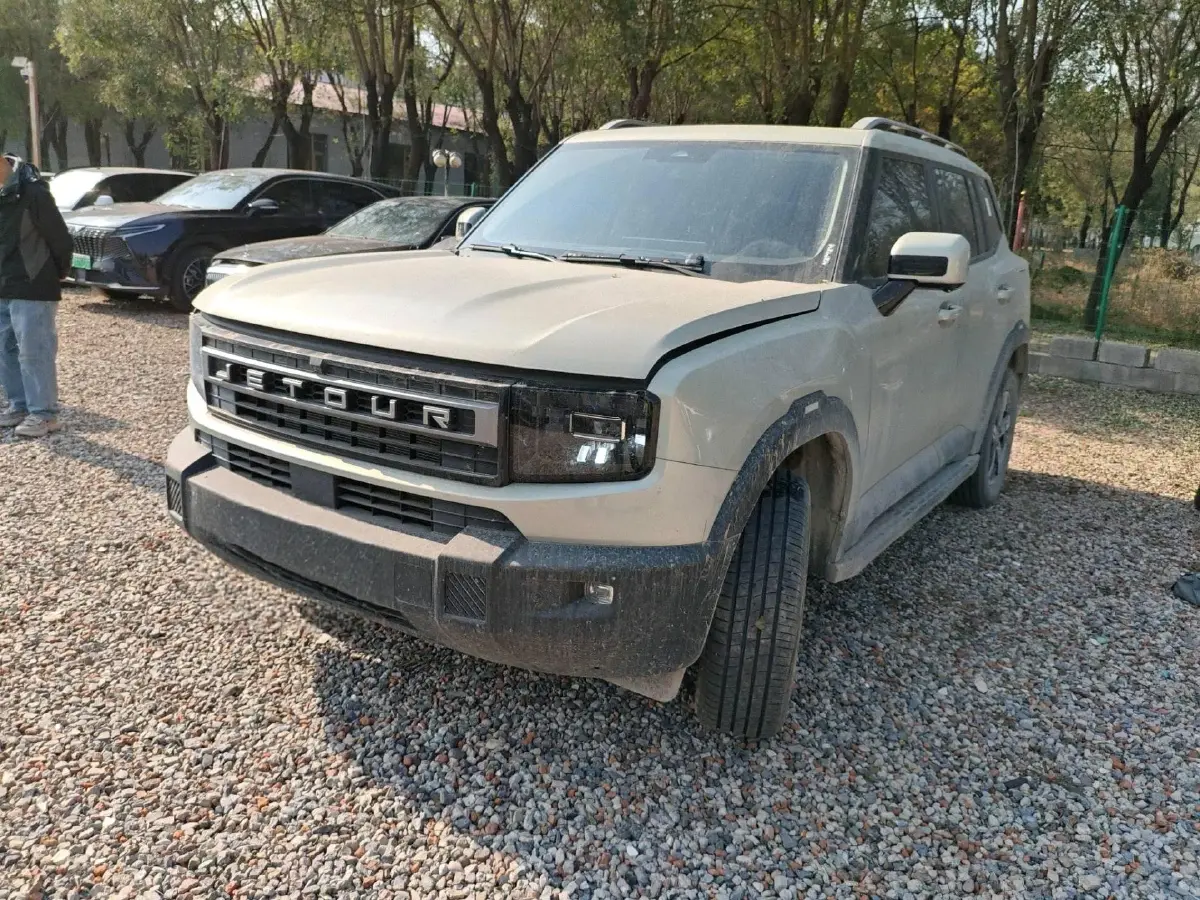 2025 Jetour Traveller 1.5T 184HP L4 7DCT