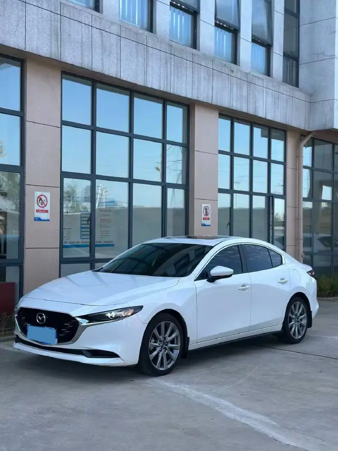 2021 Mazda 3 Axela 2.0L 158HP L4 6AT