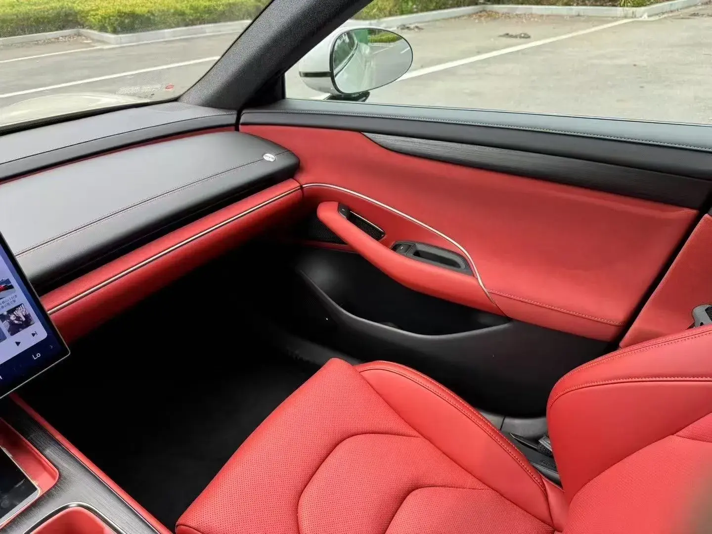 2024 MI SU7 thumbnail 4