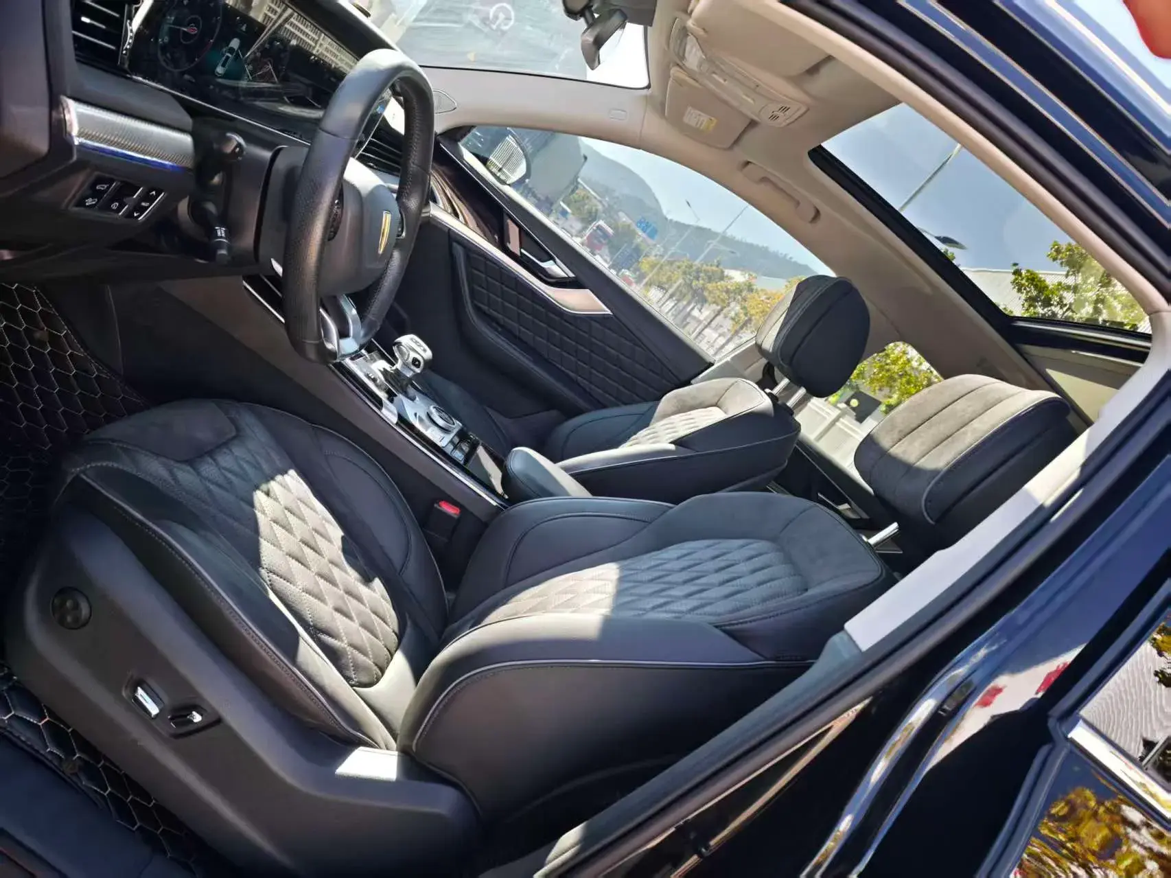 2019 HONGQI HS5 thumbnail 4