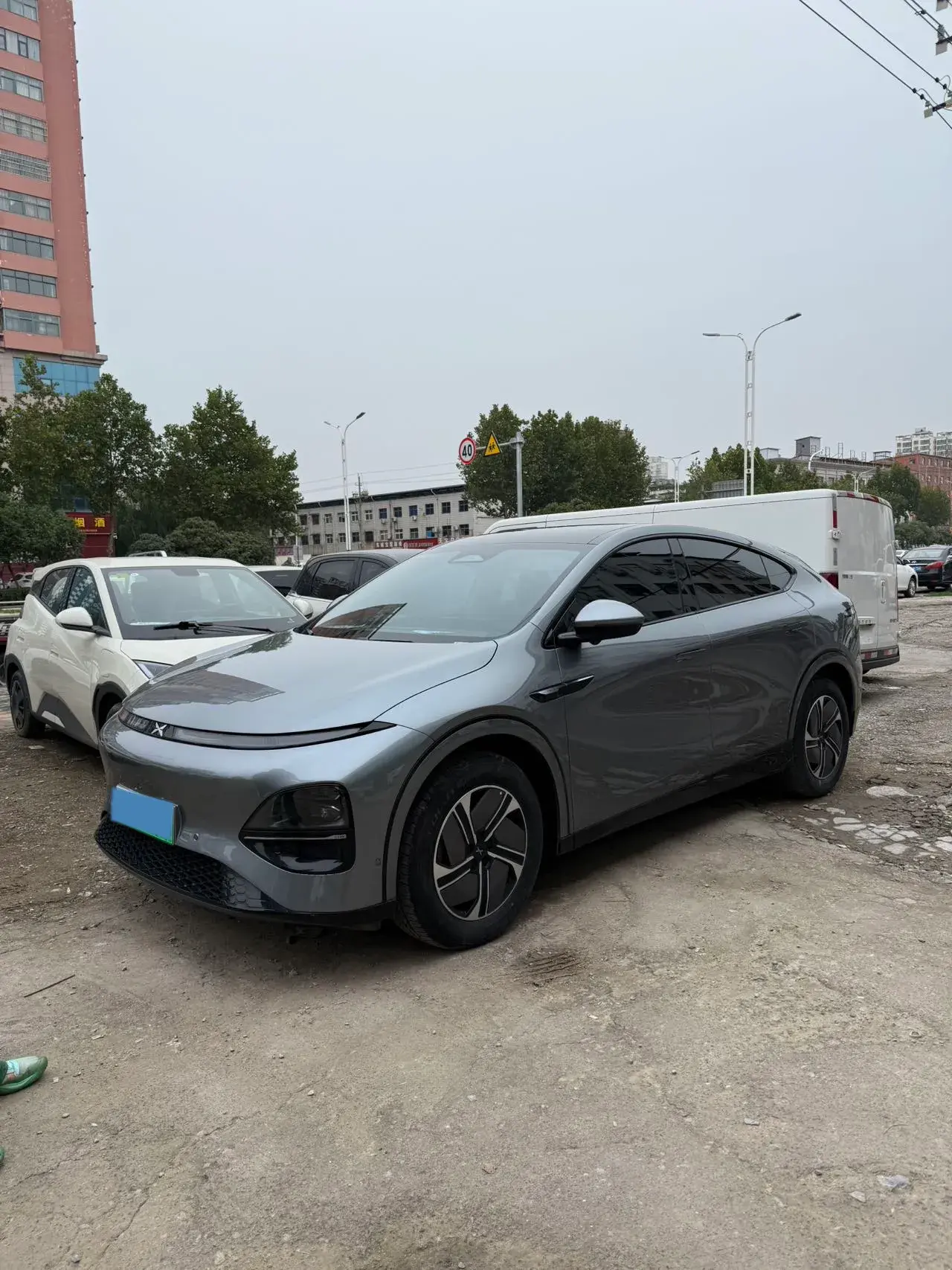 2023 XPENG G6 thumbnail 3