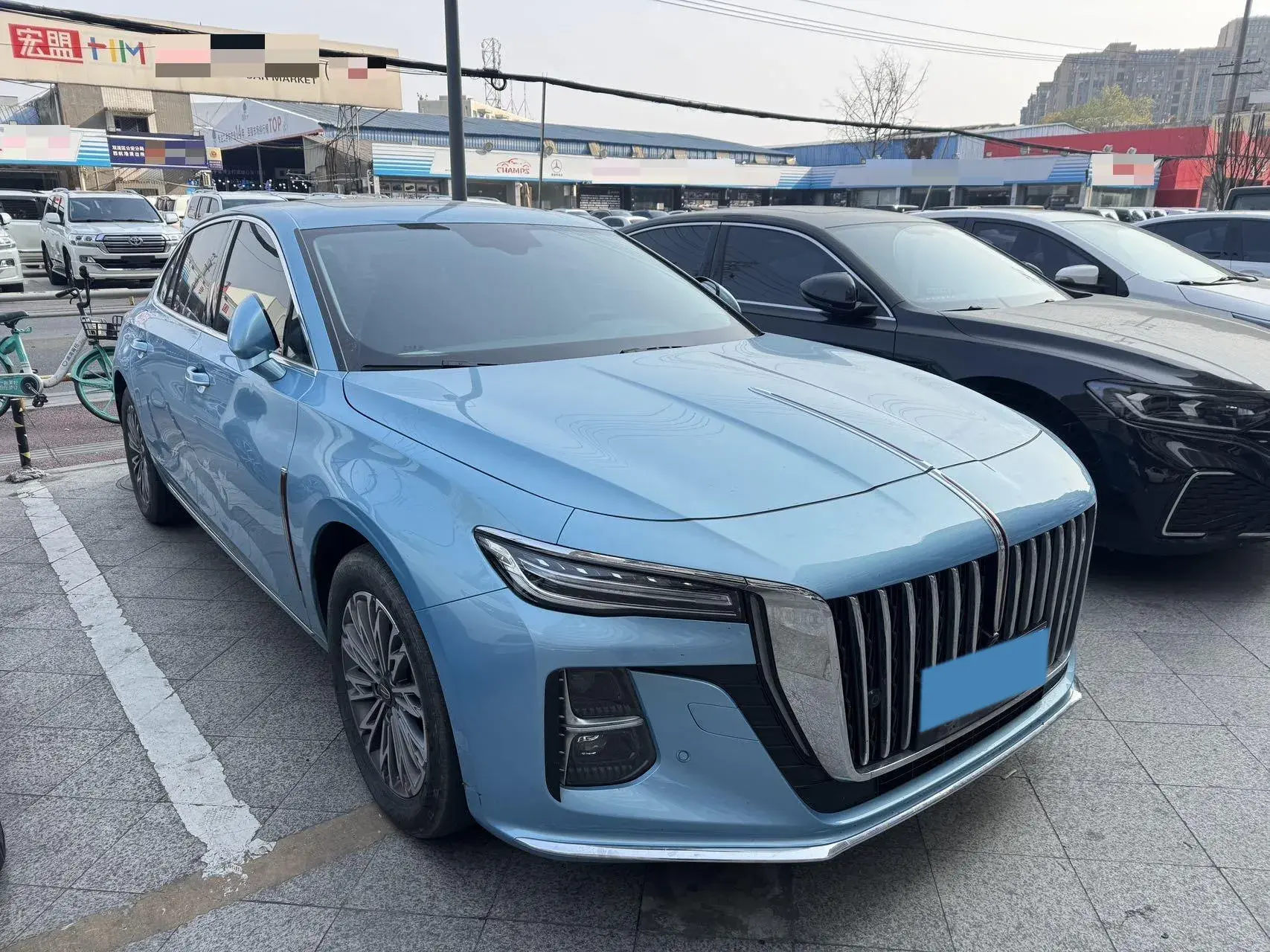 2023 HONGQI H5 thumbnail 3