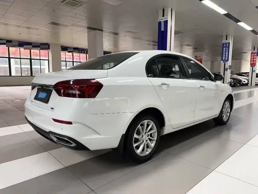 2021 GEELY EMGRAND thumbnail 3