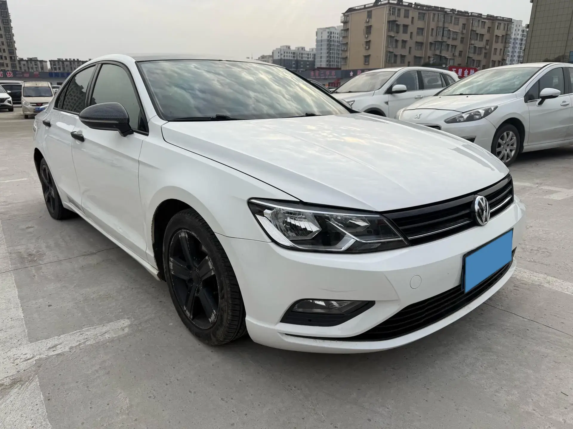 2018 VOLKSWAGEN LAMANDO thumbnail 3