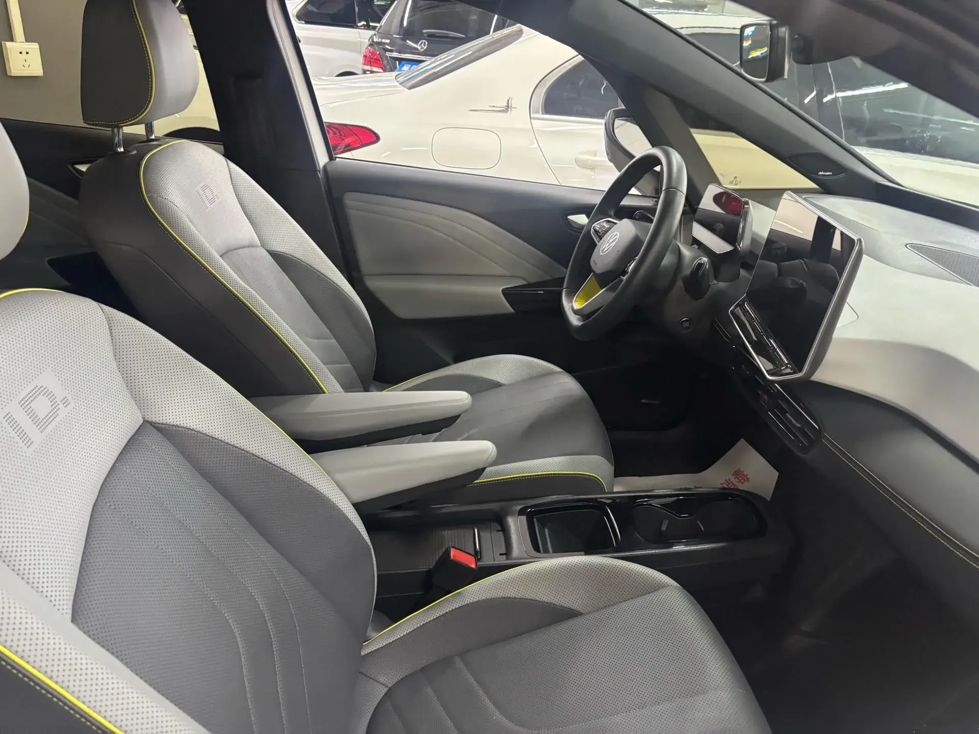 2025 VOLKSWAGEN ID.3 thumbnail 3