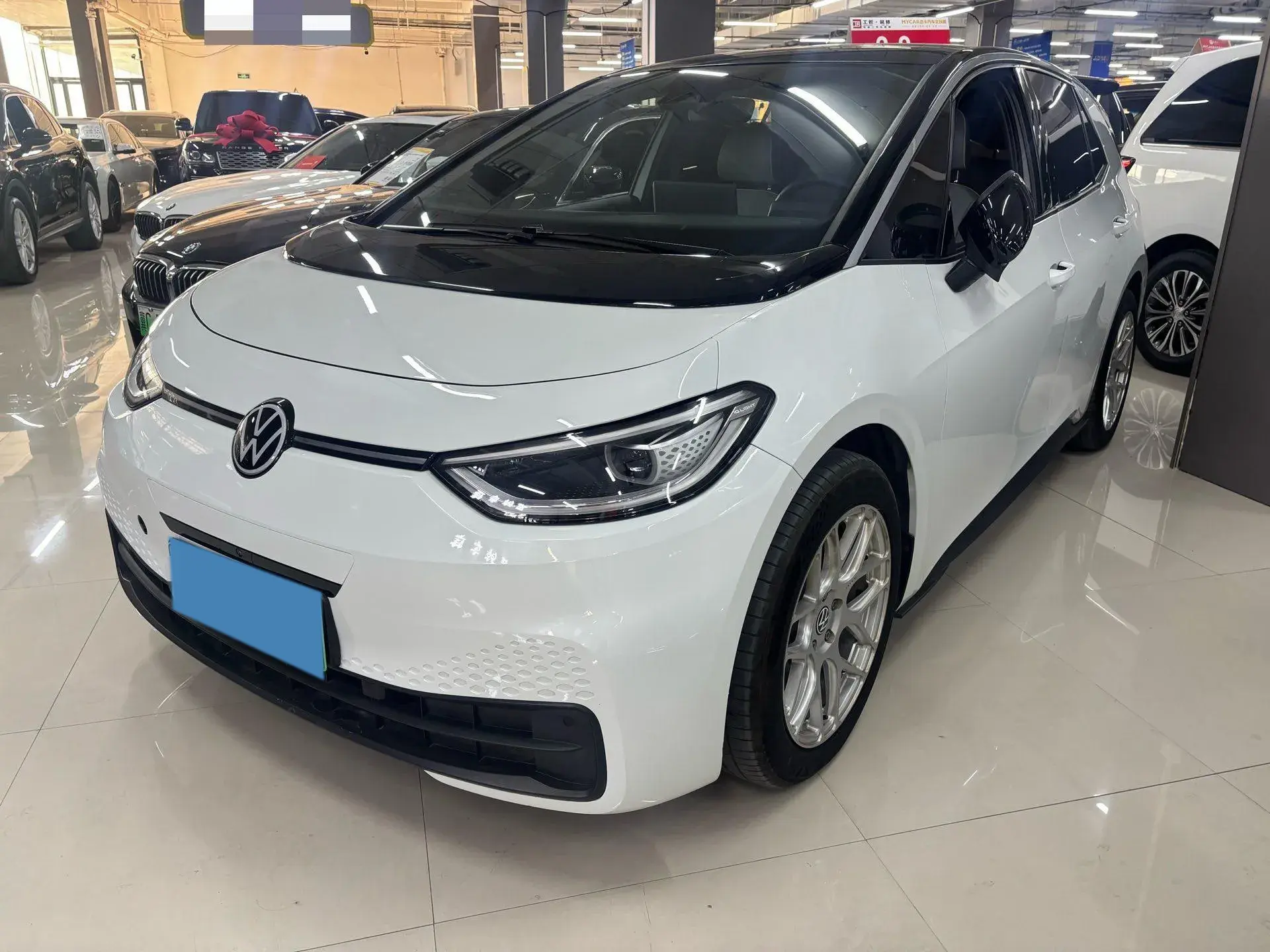 2025 VOLKSWAGEN ID.3 view 1