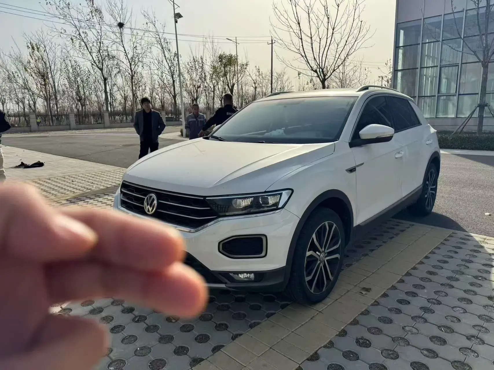 2019 VOLKSWAGEN T-ROC view 1