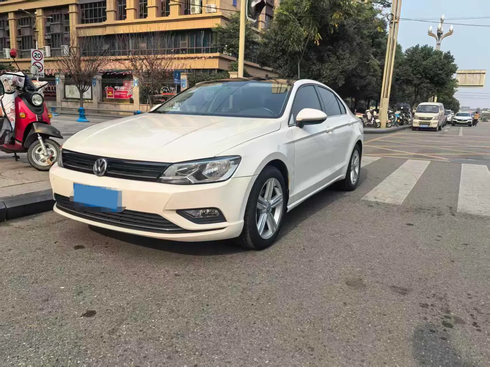 2018 VOLKSWAGEN LAMANDO view 1