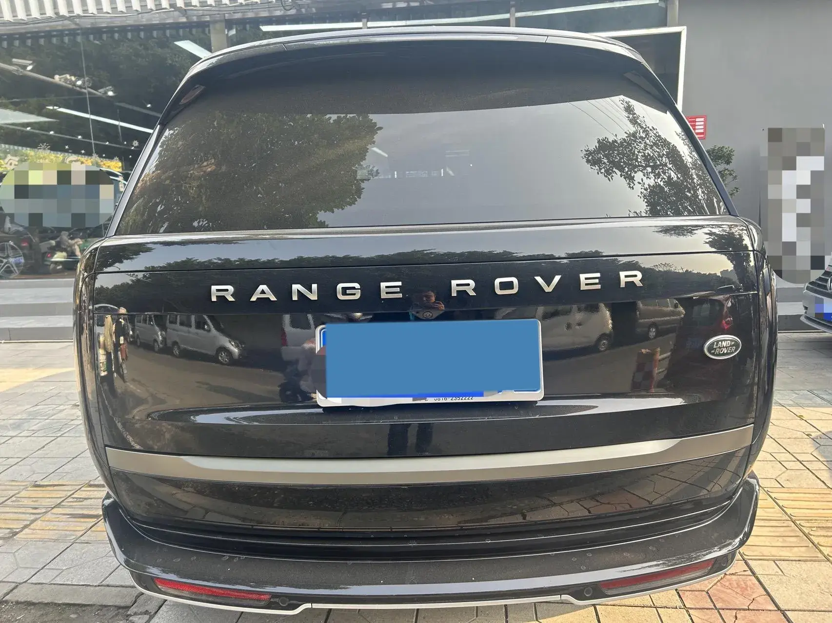 2024 LAND ROVER thumbnail 3