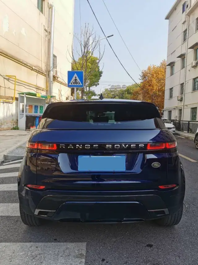 2022 LAND ROVER thumbnail 3