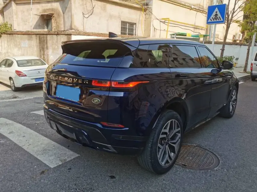 2022 LAND ROVER thumbnail 4