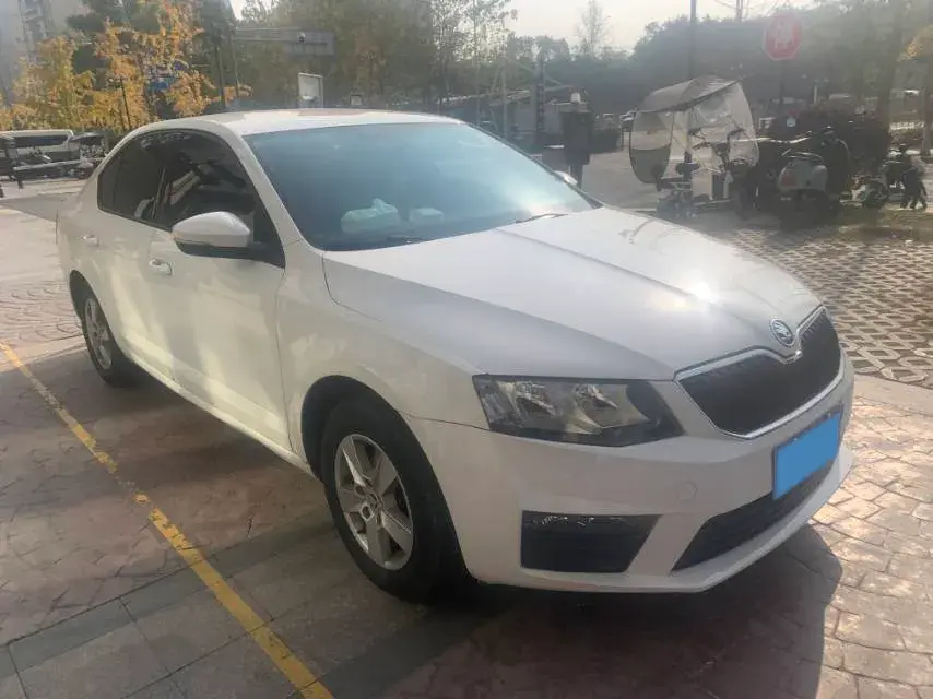 2017 SKODA OCTAVIA thumbnail 3