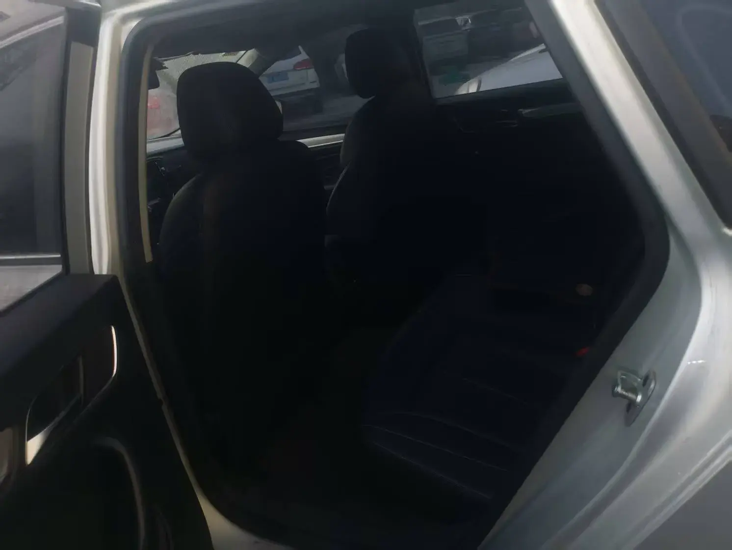 2019 ROEWE I6 thumbnail 4