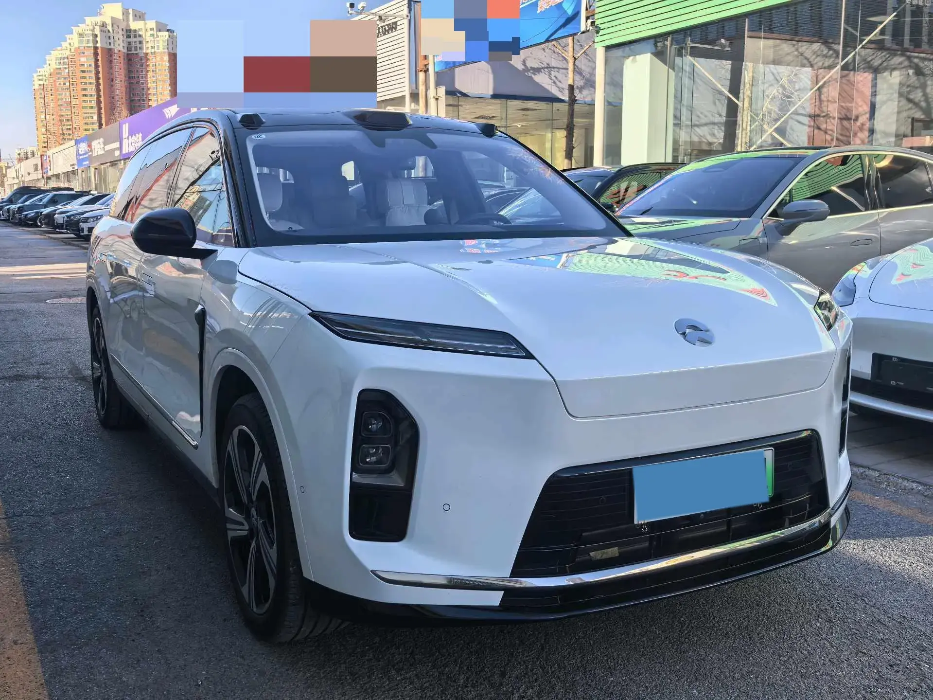 2023 NIO ES8 thumbnail 3