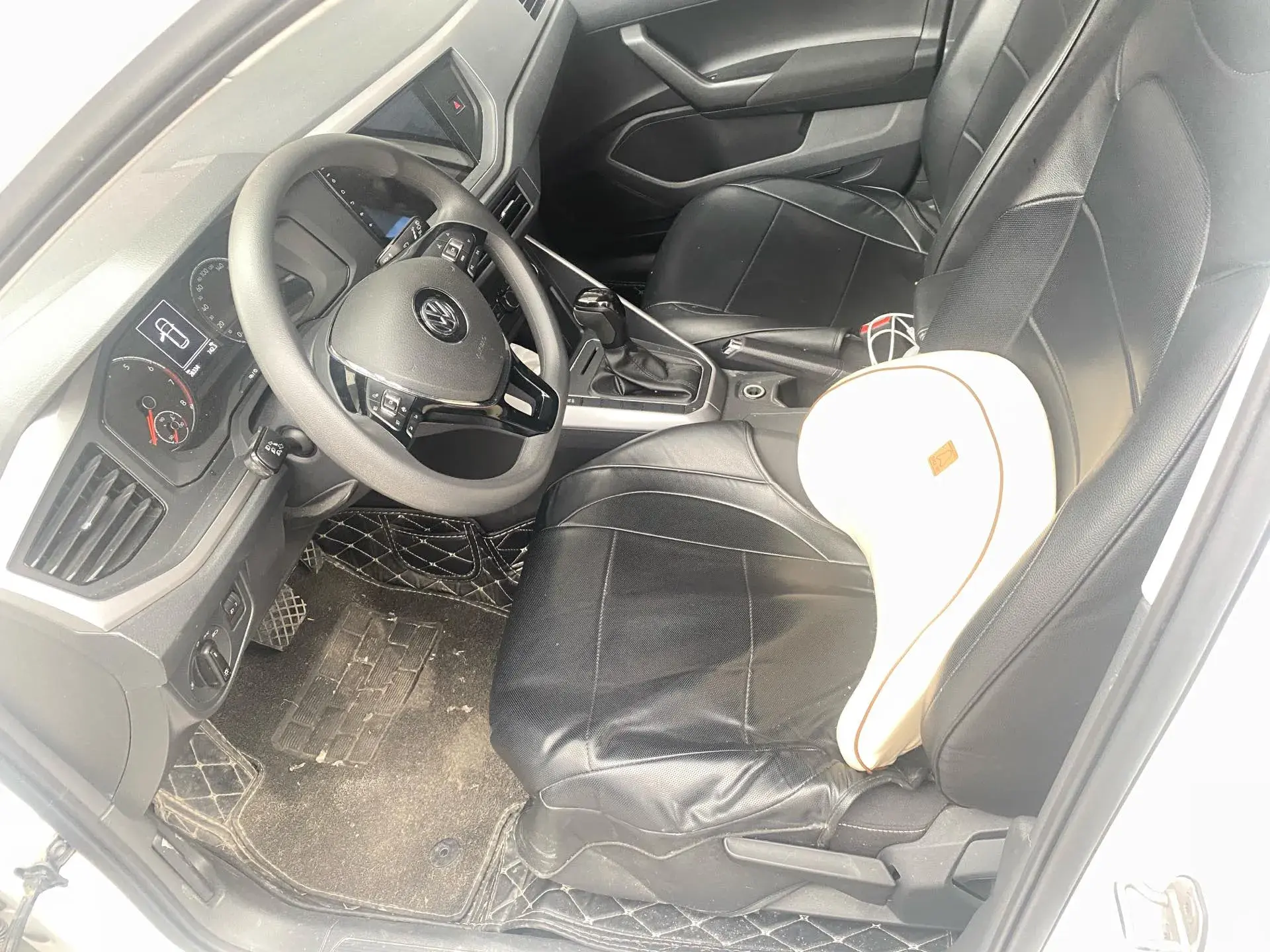 2019 VOLKSWAGEN POLO thumbnail 2