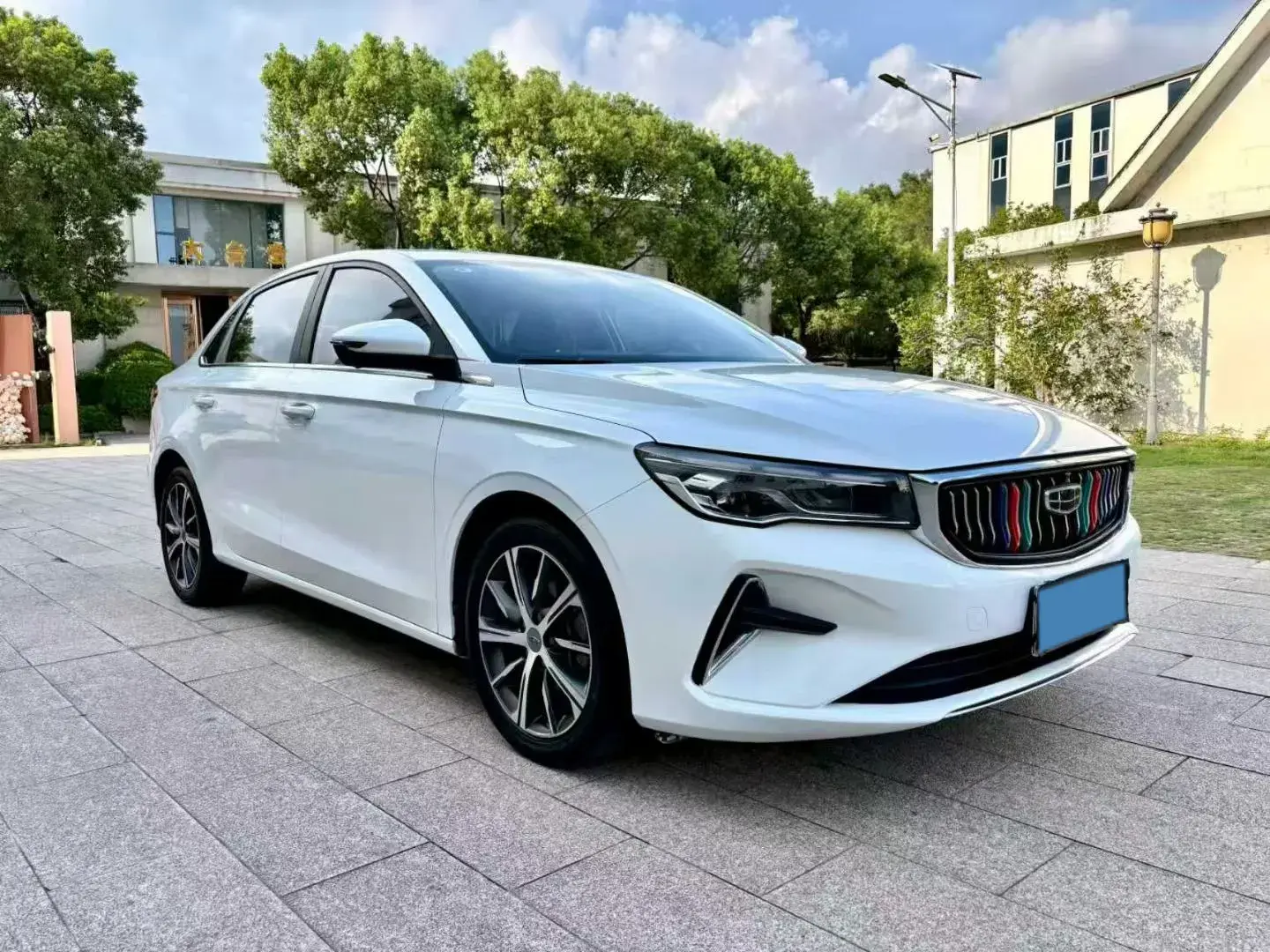 2022 GEELY EMGRAND thumbnail 3
