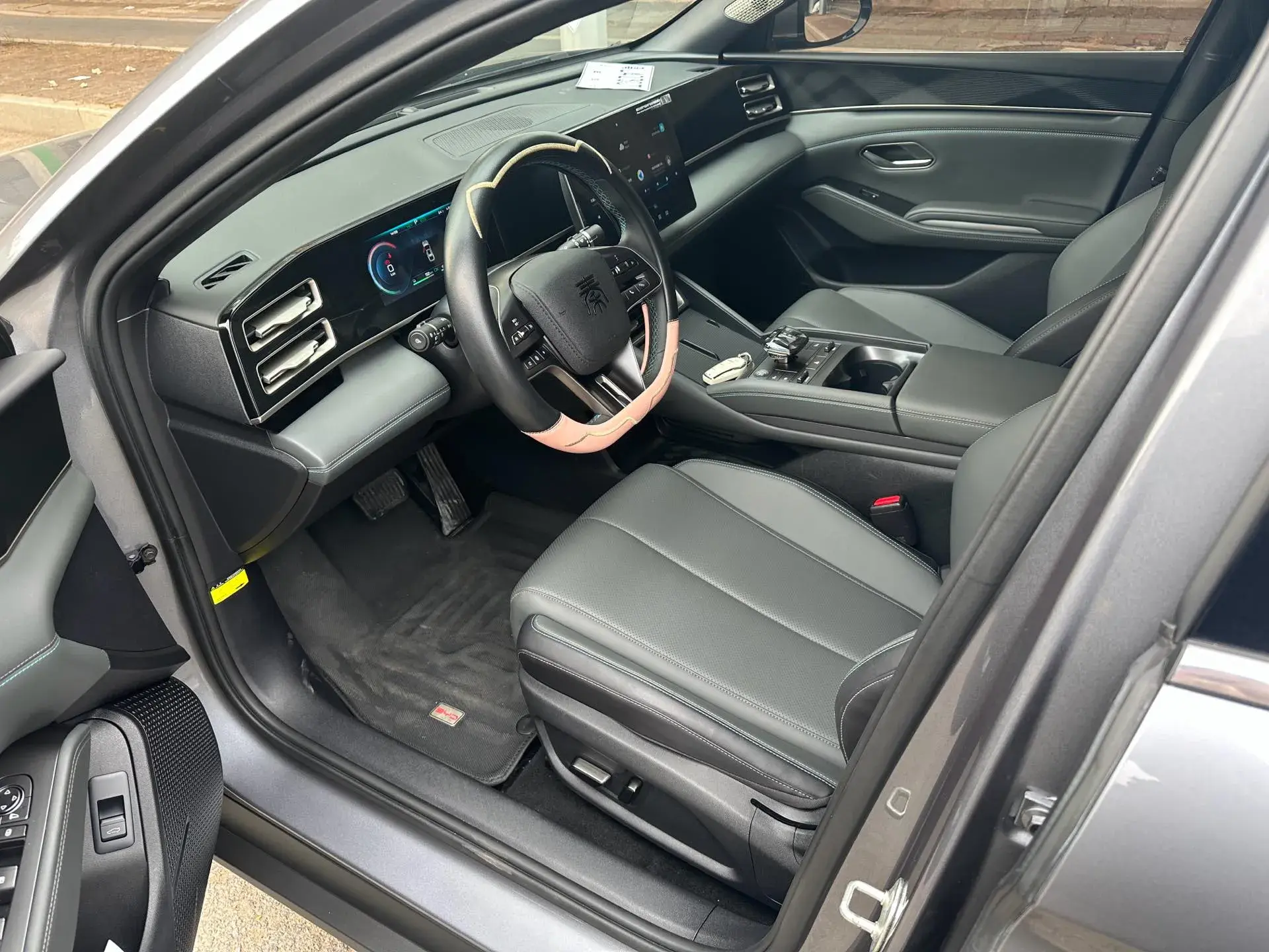 2024 BYD QINL thumbnail 2