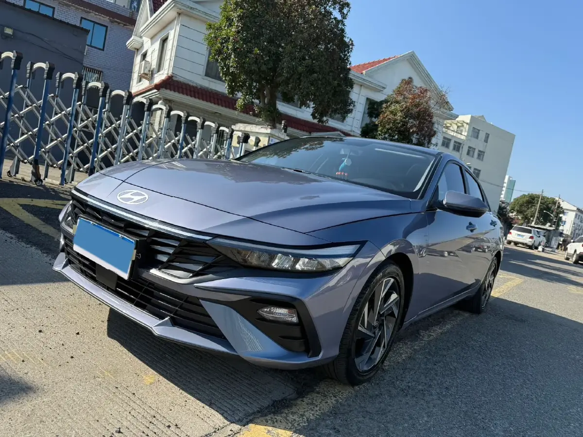 2023 Hyundai Elantra 1.5L 115HP L4 CVT