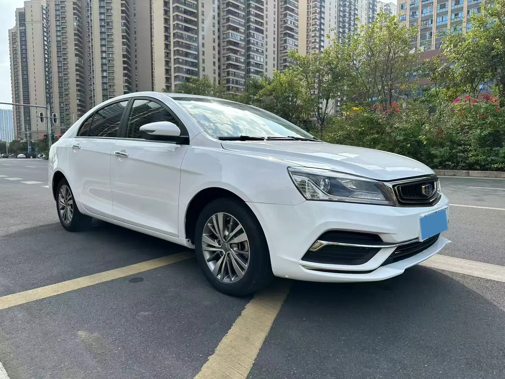 2018 GEELY EMGRAND thumbnail 3