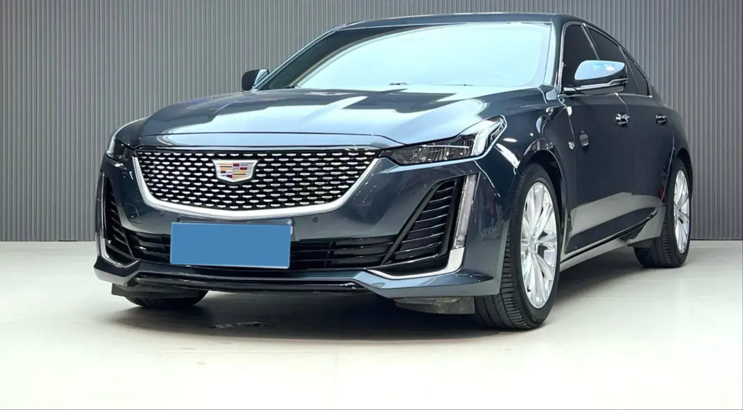 2022 Cadillac CT5 2.0T 237HP L4 10AT