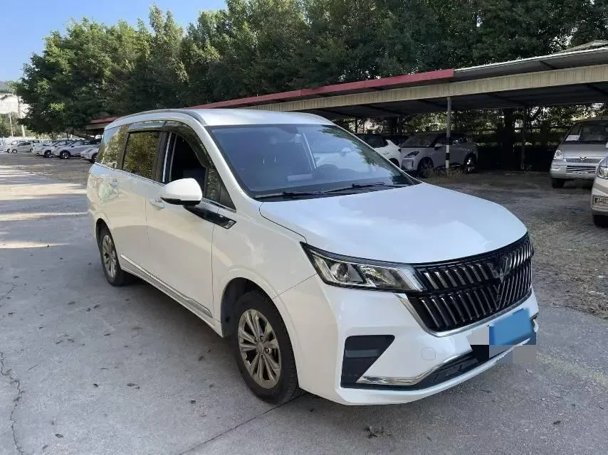 2022 WuLing JiaChen 1.5T 147HP L4 6MT,autocango,china used car exporter,china ev exporter,chinese used car exporter,chinese used ev exporter