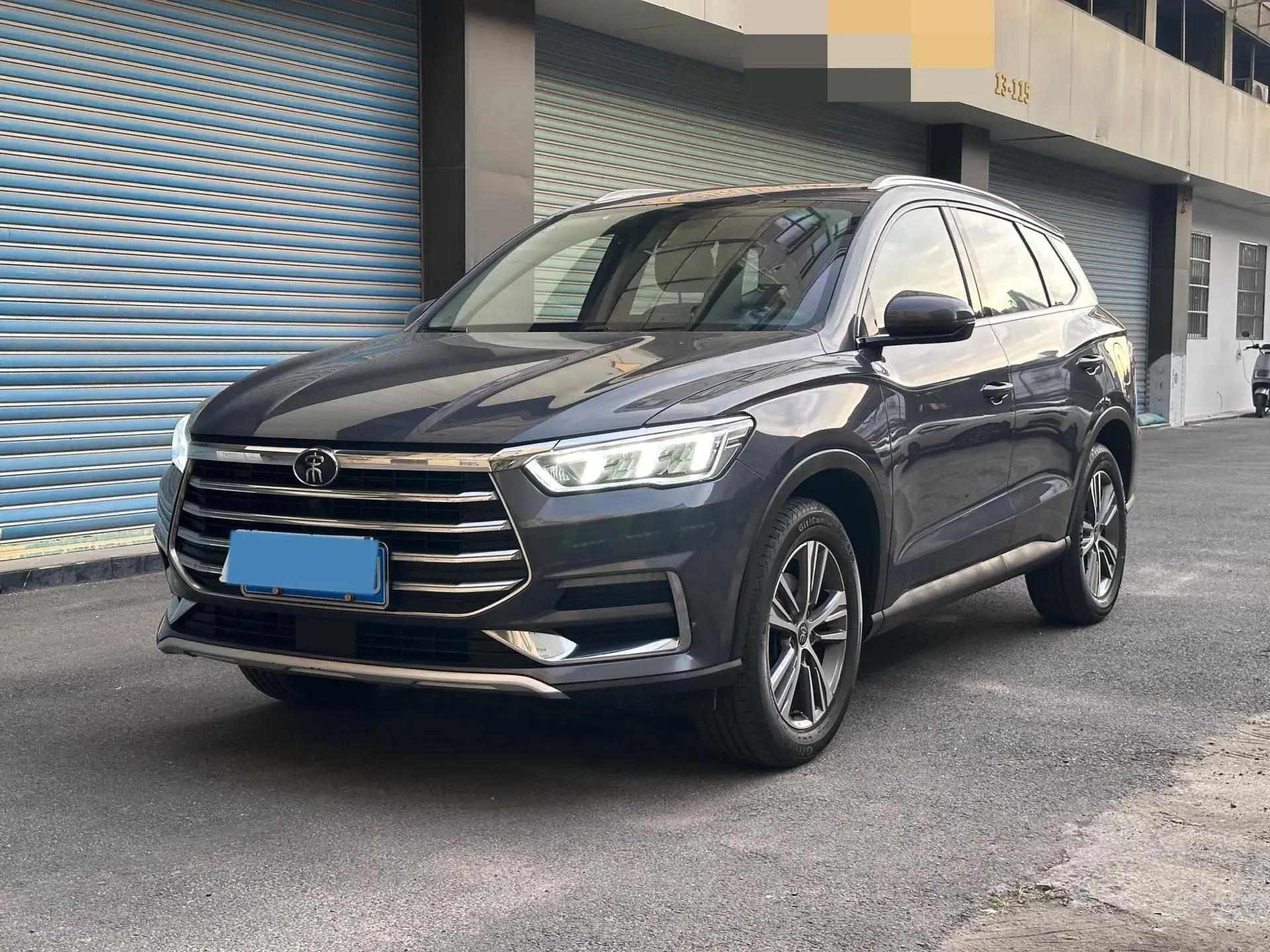 2019 BYD SONG view 1