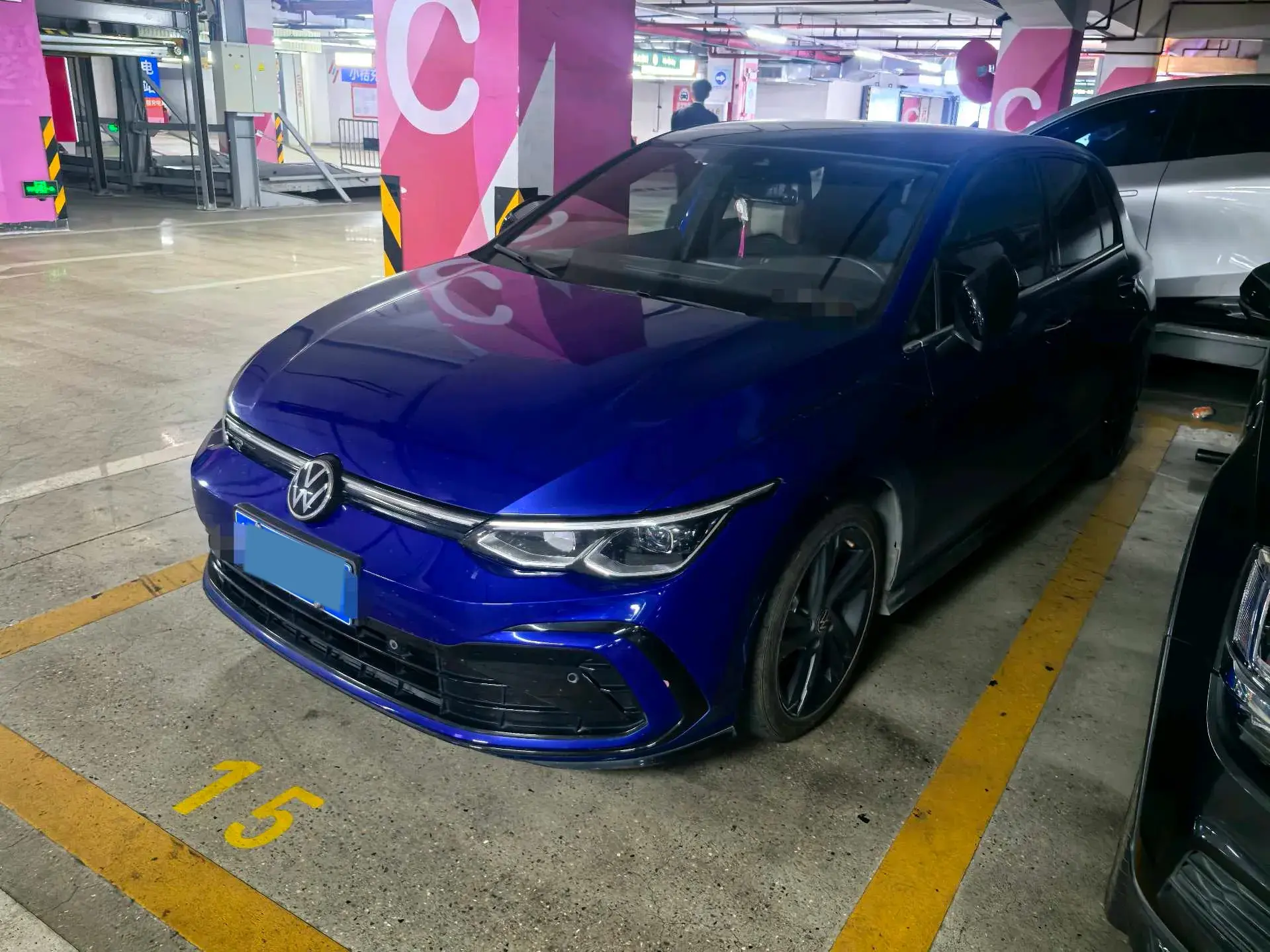 2021 VOLKSWAGEN GOLF view 1