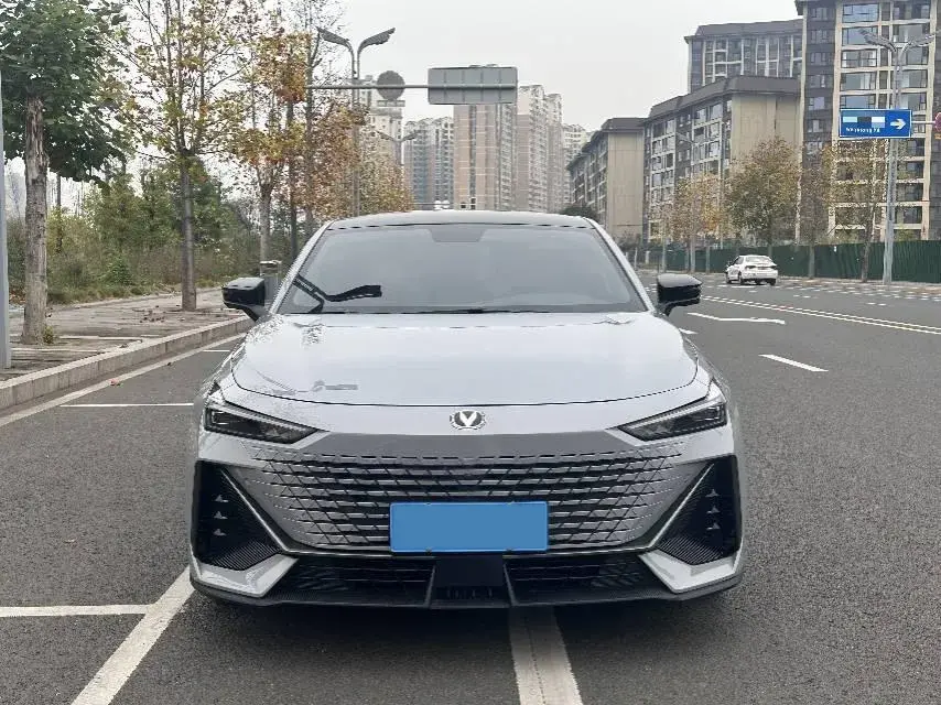 2022 CHANGAN UNI-V thumbnail 2