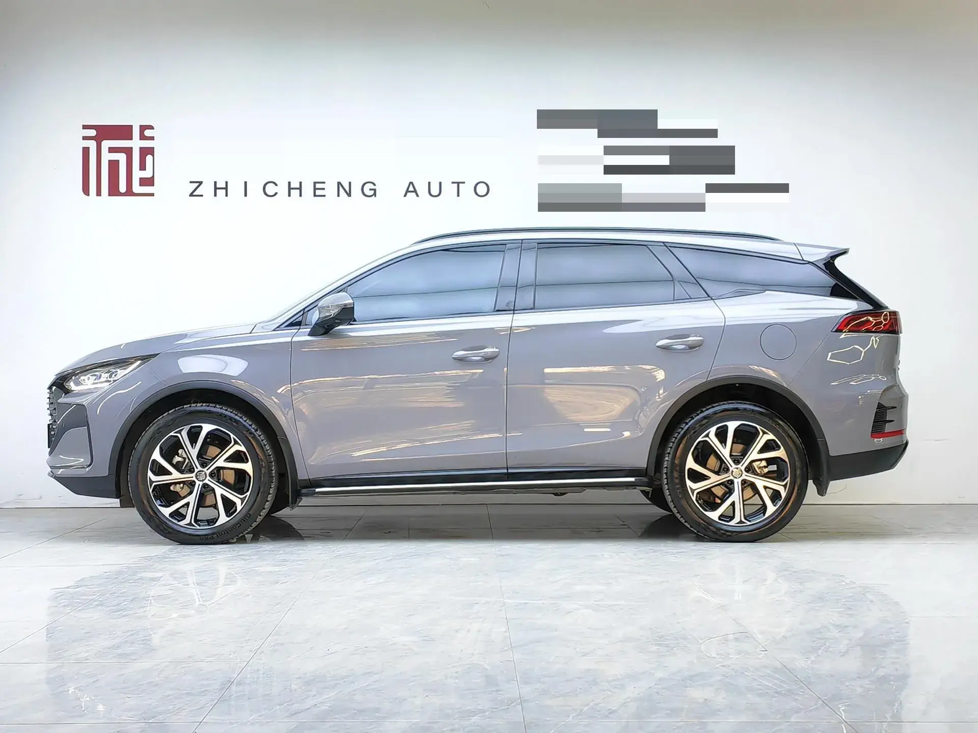 2025 BYD TANG thumbnail 3