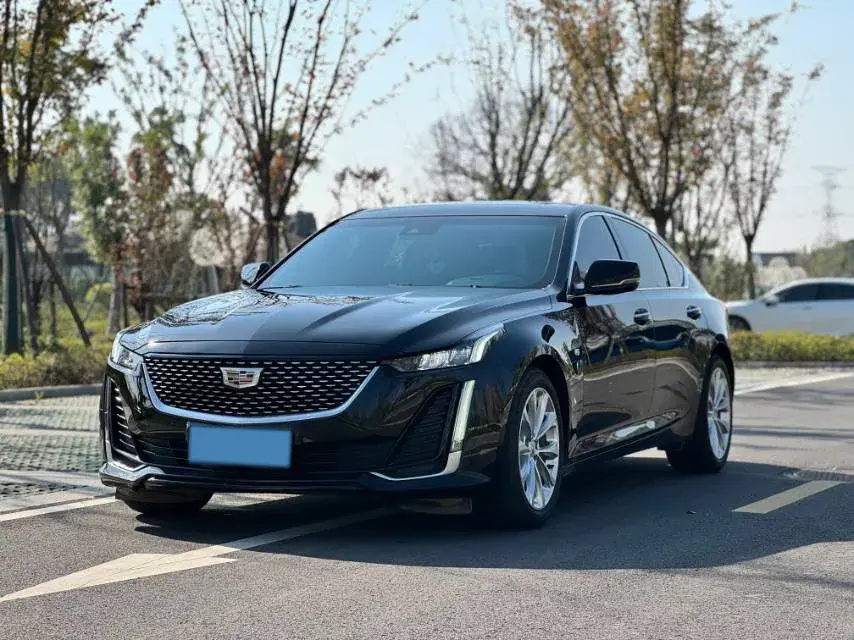 2022 Cadillac CT5 2.0T 237HP L4 10AT