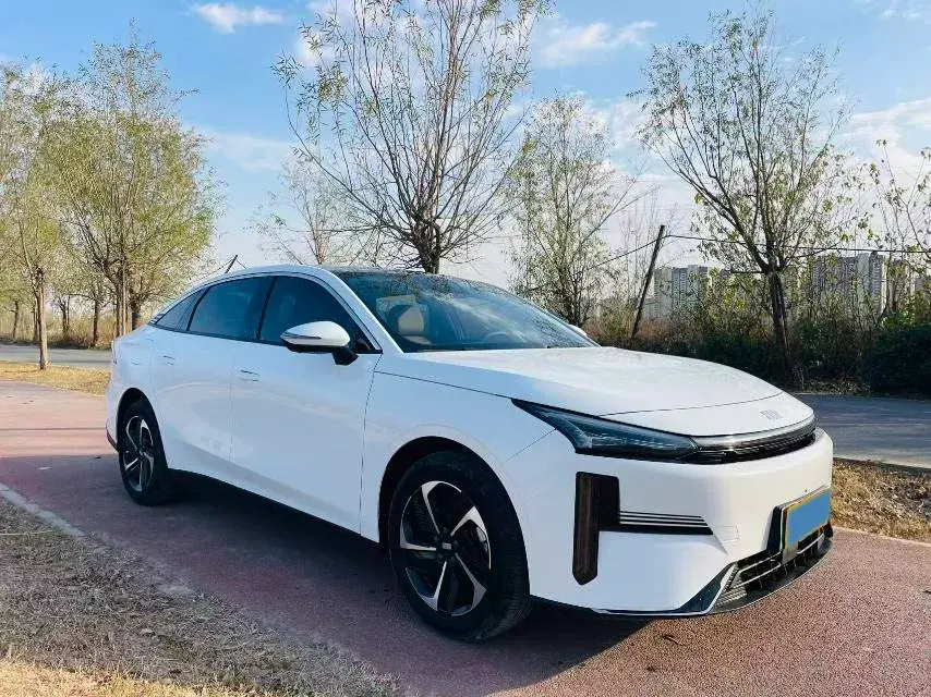 2023 GEELY GALAXY thumbnail 3