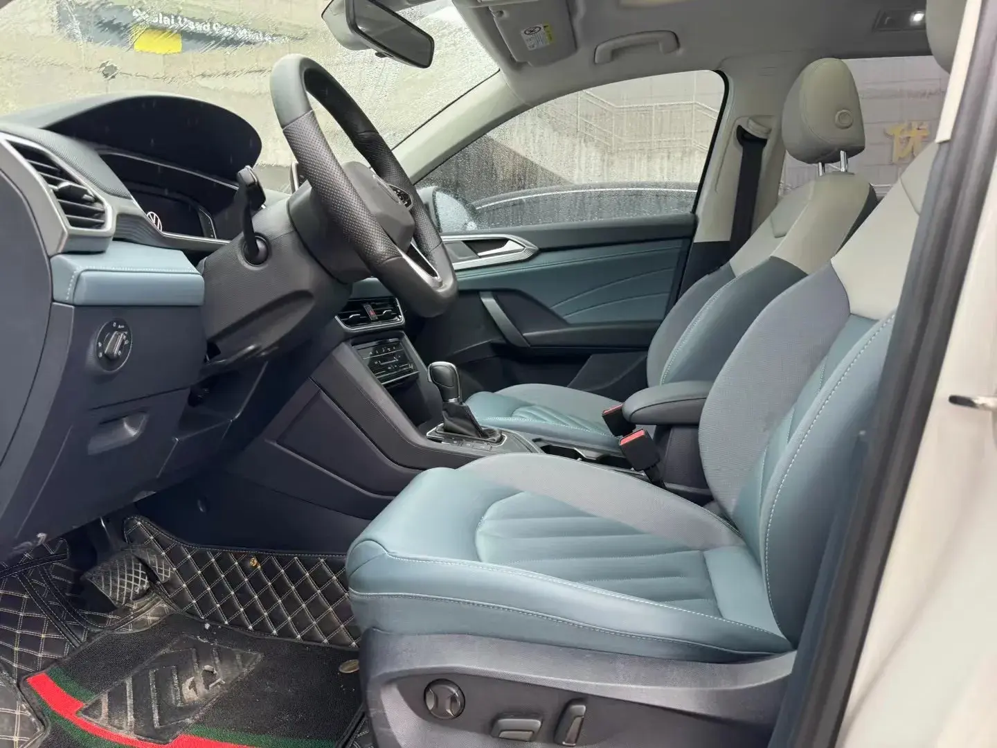 2024 VOLKSWAGEN THARU thumbnail 3