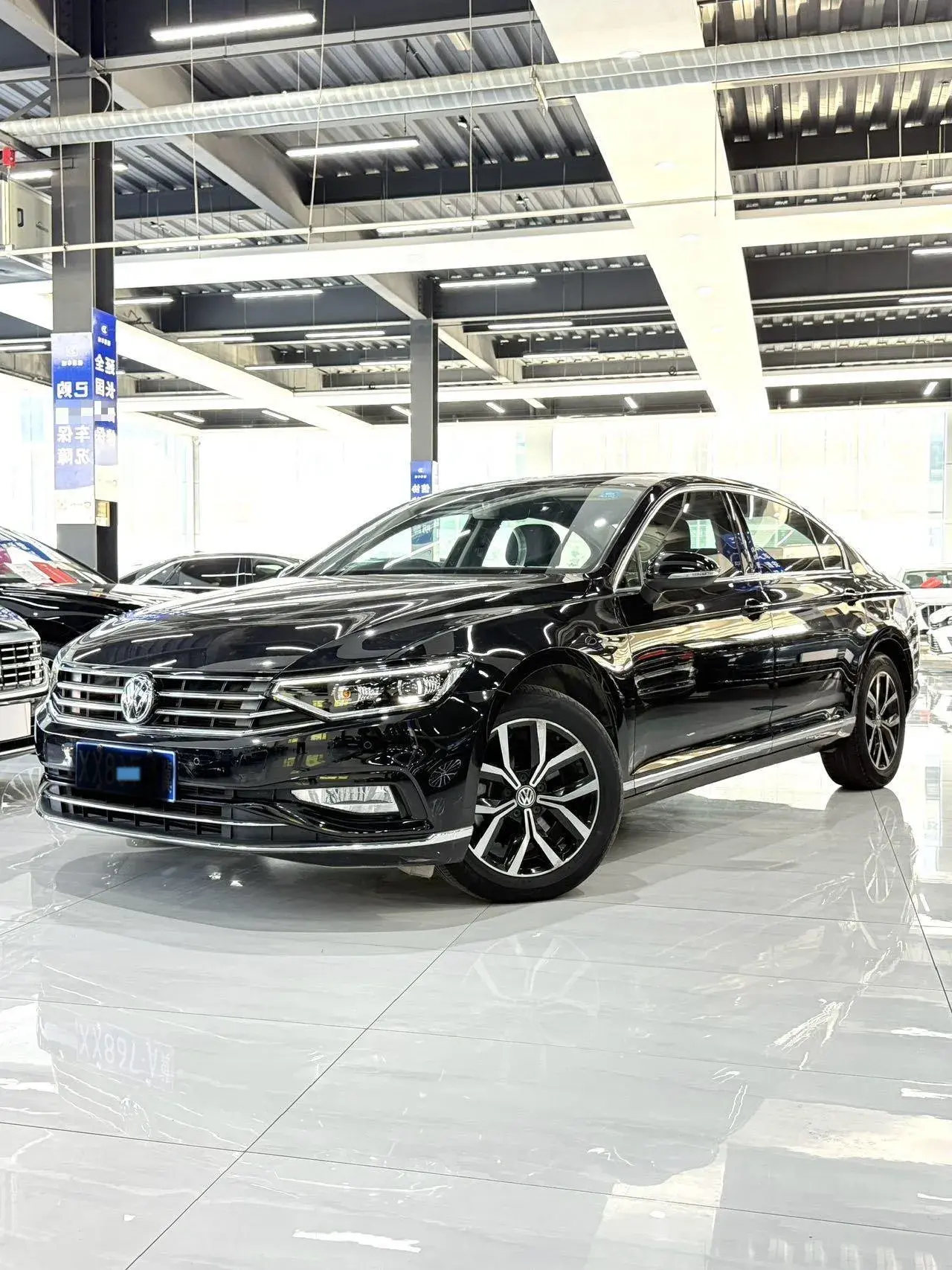 2020 VOLKSWAGEN MAGOTAN view 1