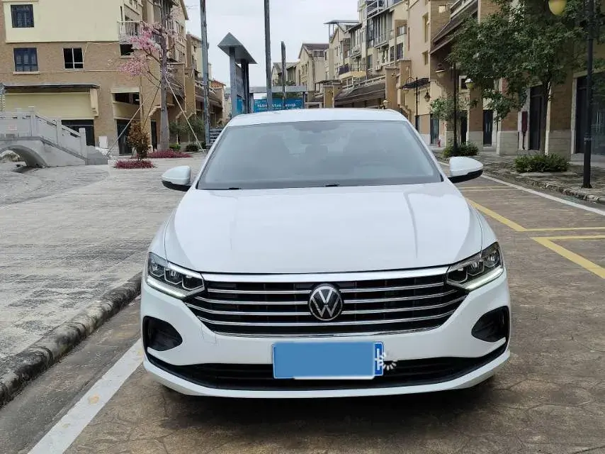 2023 VOLKSWAGEN LAVIDA thumbnail 2