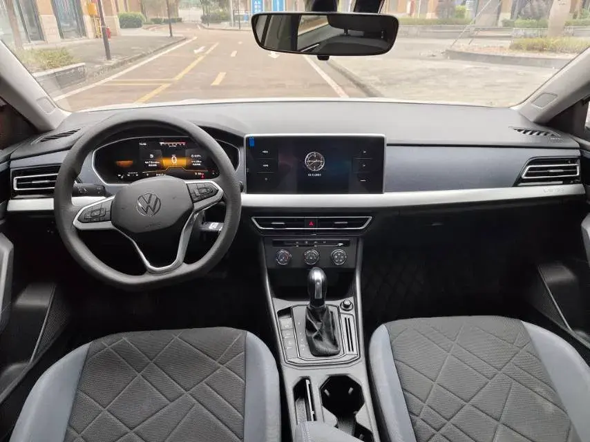 2023 VOLKSWAGEN LAVIDA thumbnail 4