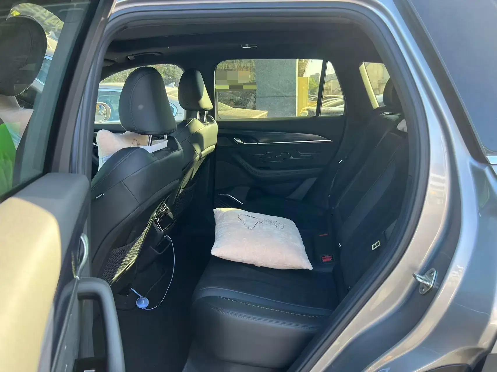 2024 GEELY MONJARO thumbnail 3