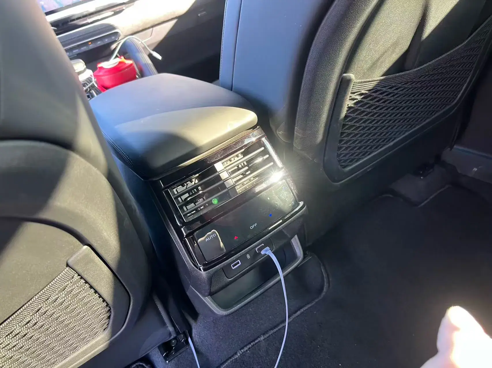 2024 GEELY MONJARO thumbnail 4