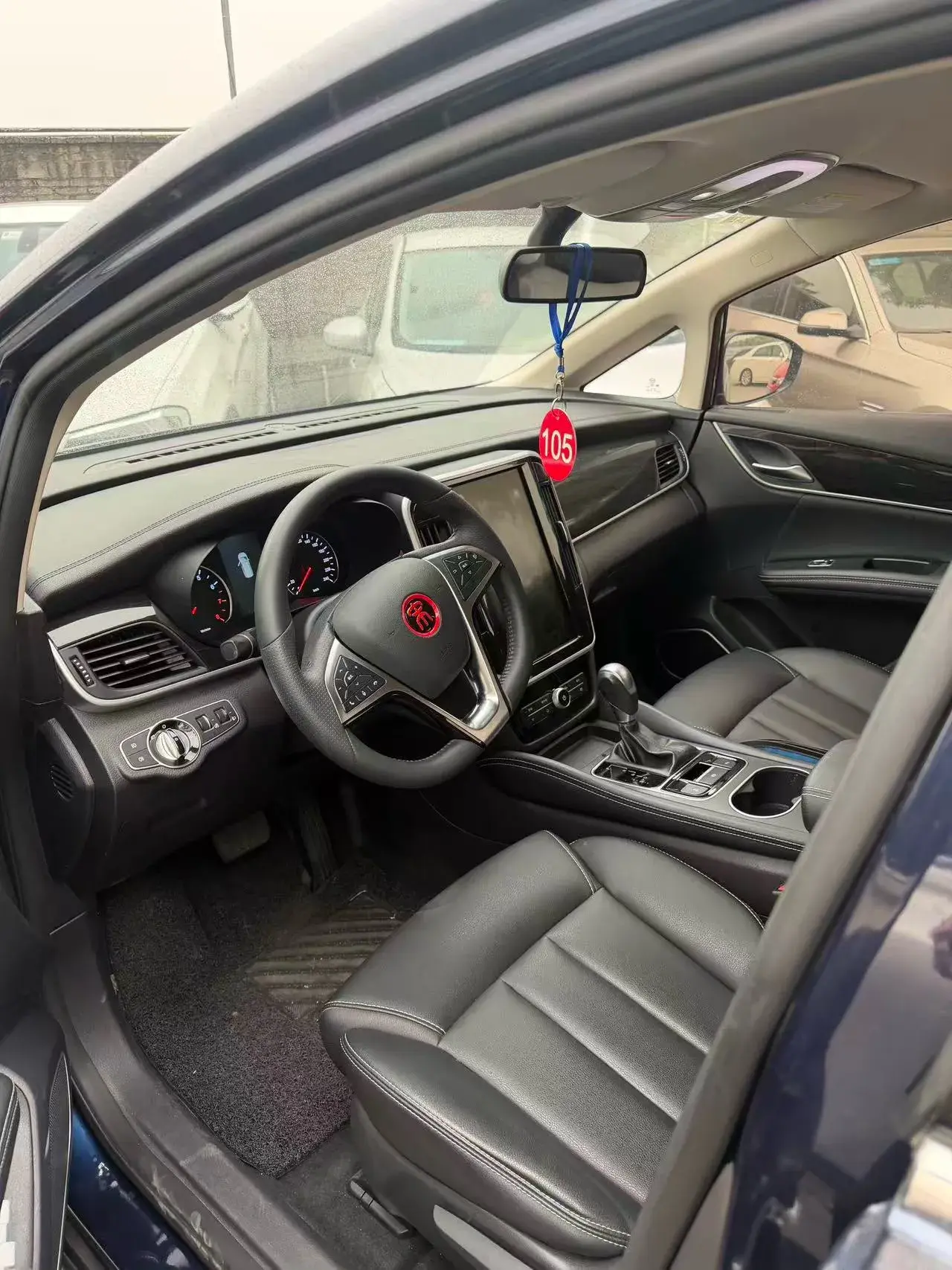 2017 BYD SONG thumbnail 2