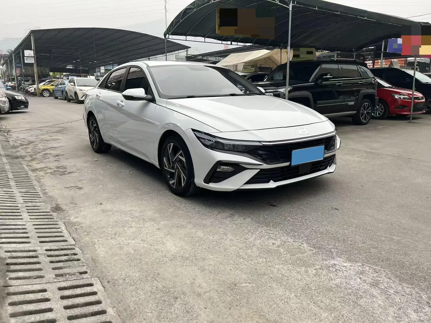 2023 HYUNDAI ELANTRA thumbnail 3