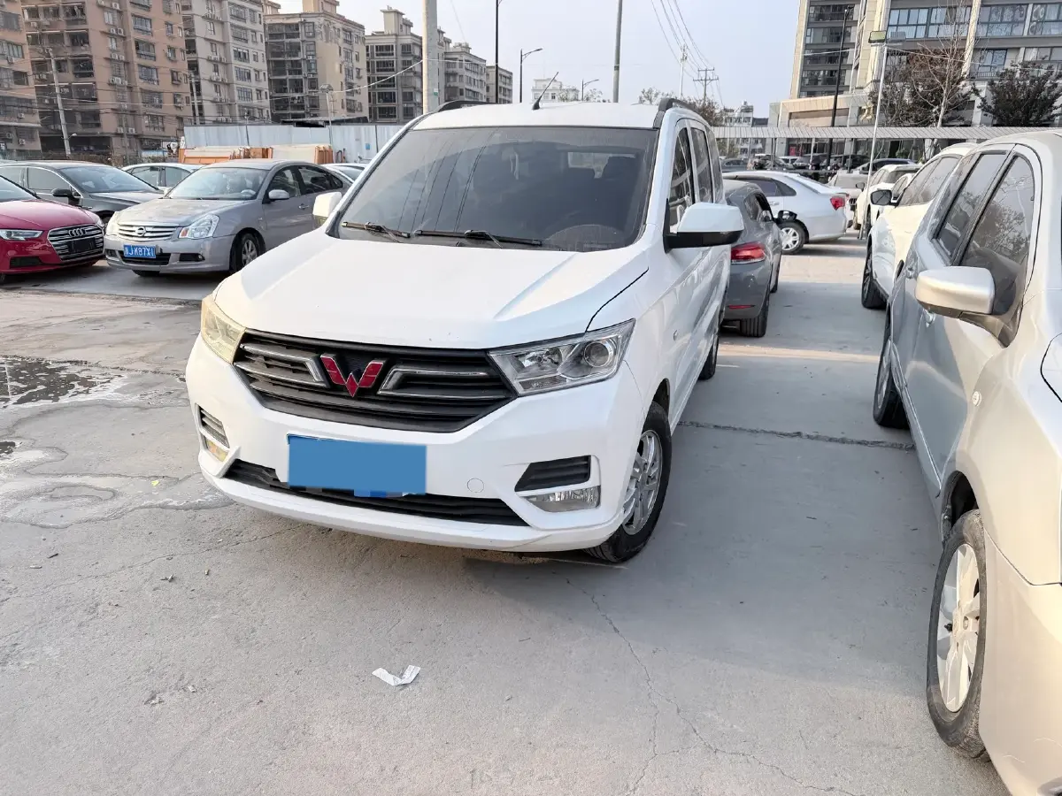 2019 WuLing HongGuang 1.5L 99HP L4 6MT