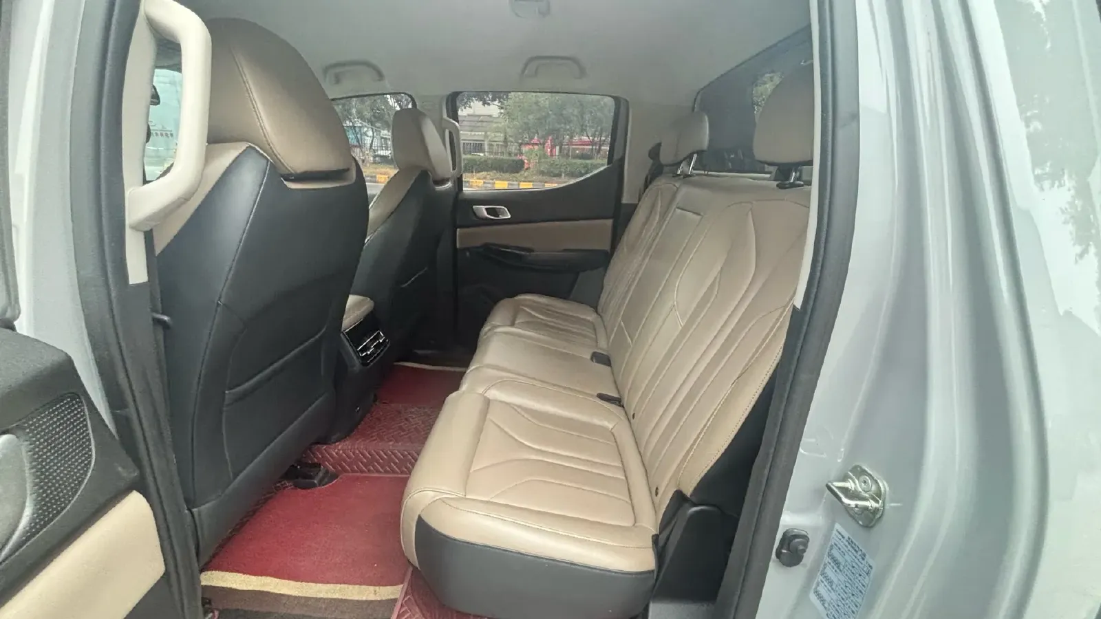 2024 ChangAn Hunter 2.0T 190HP L4 REEV 31.18KWH,autocango,china used car exporter,china ev exporter,chinese used car exporter,chinese used ev exporter